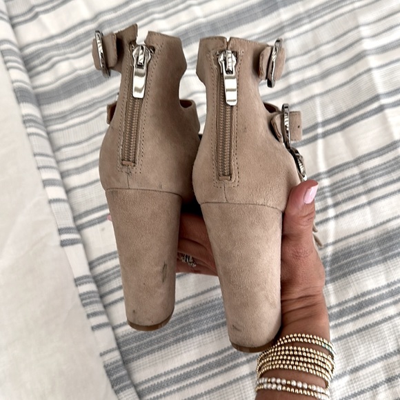 Kendall & Kyle Evite open toe sandals - Picture 10 of 10